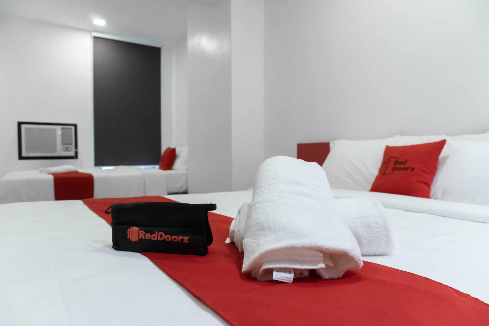 Reddoorz Plus At Mm Hotel Las Pinas Former Reddoorz Plus Near Bamboo Organ Екстер'єр фото