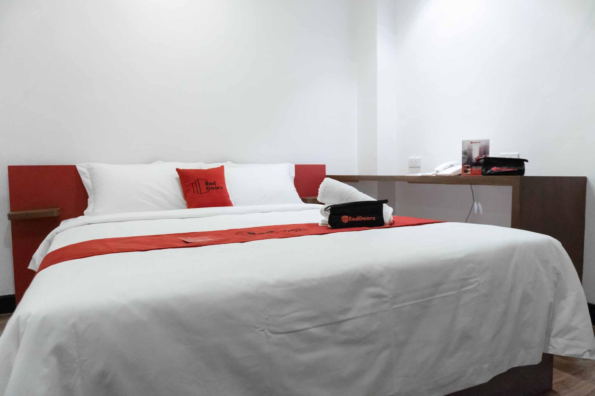 Reddoorz Plus At Mm Hotel Las Pinas Former Reddoorz Plus Near Bamboo Organ Екстер'єр фото