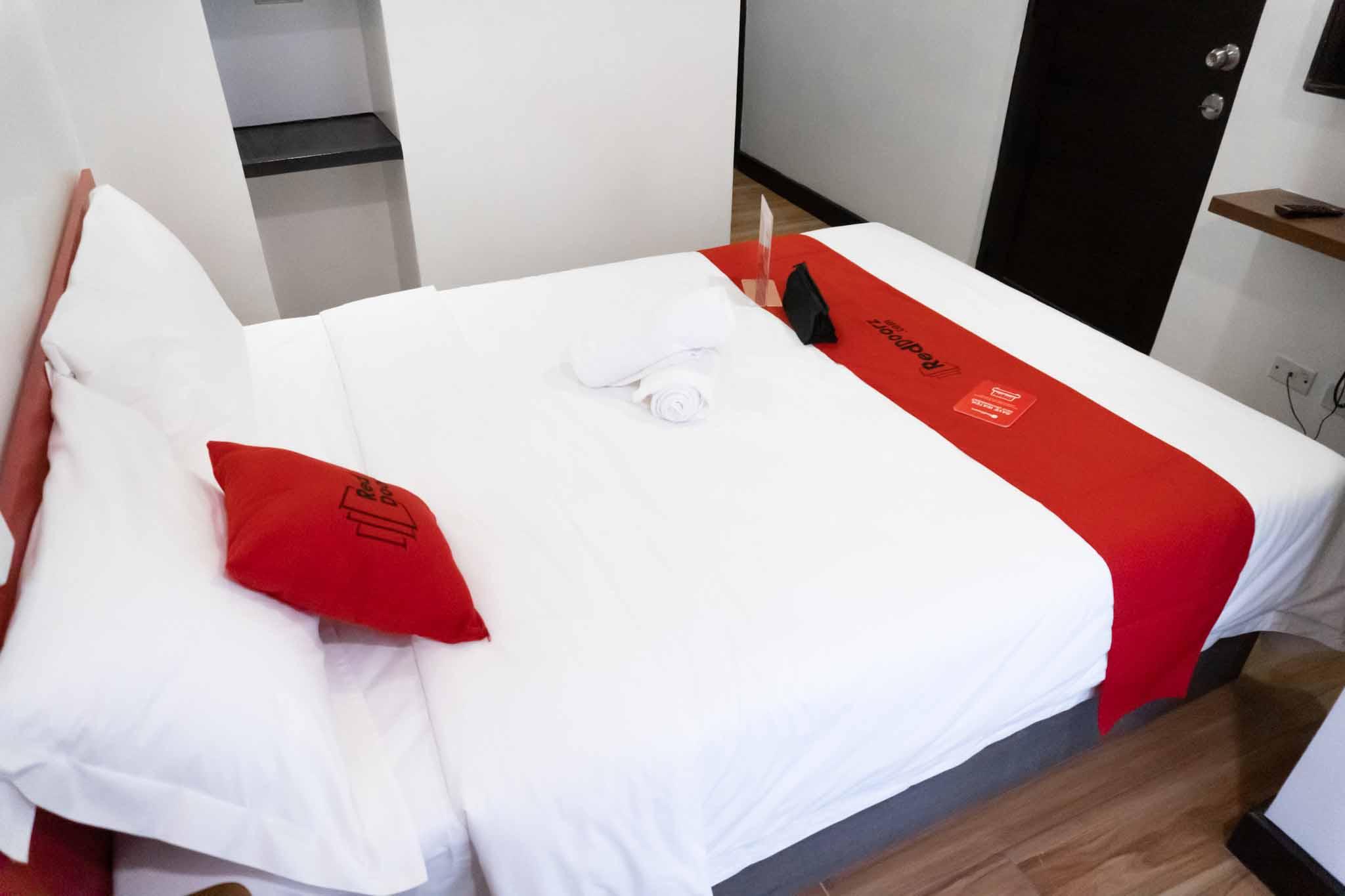 Reddoorz Plus At Mm Hotel Las Pinas Former Reddoorz Plus Near Bamboo Organ Екстер'єр фото
