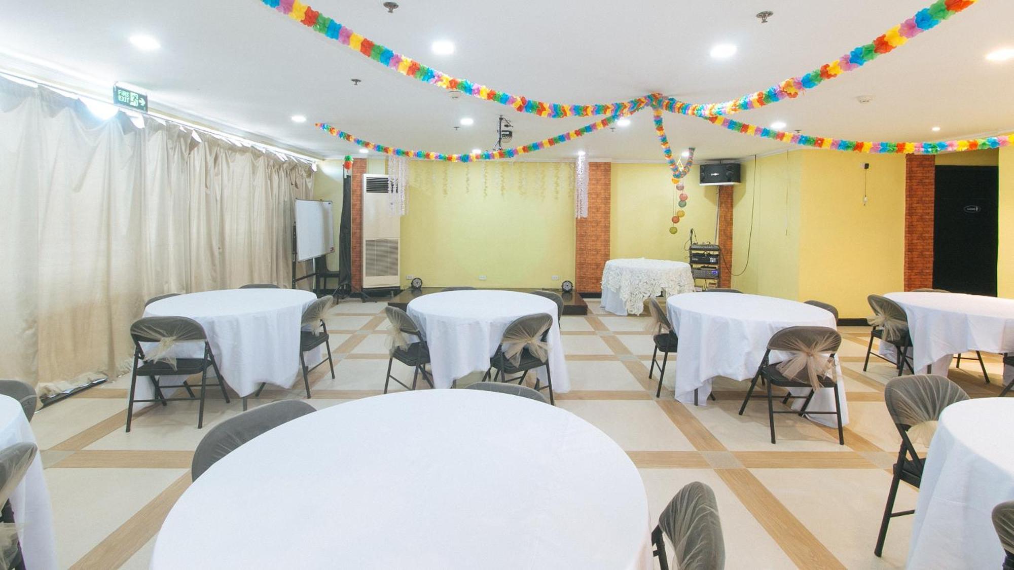 Reddoorz Plus At Mm Hotel Las Pinas Former Reddoorz Plus Near Bamboo Organ Екстер'єр фото