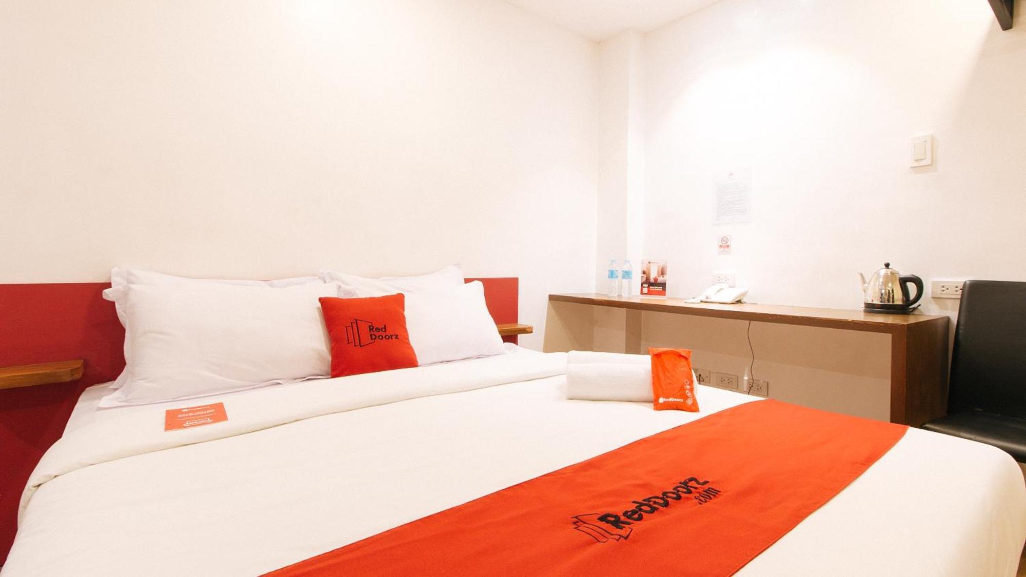 Reddoorz Plus At Mm Hotel Las Pinas Former Reddoorz Plus Near Bamboo Organ Екстер'єр фото